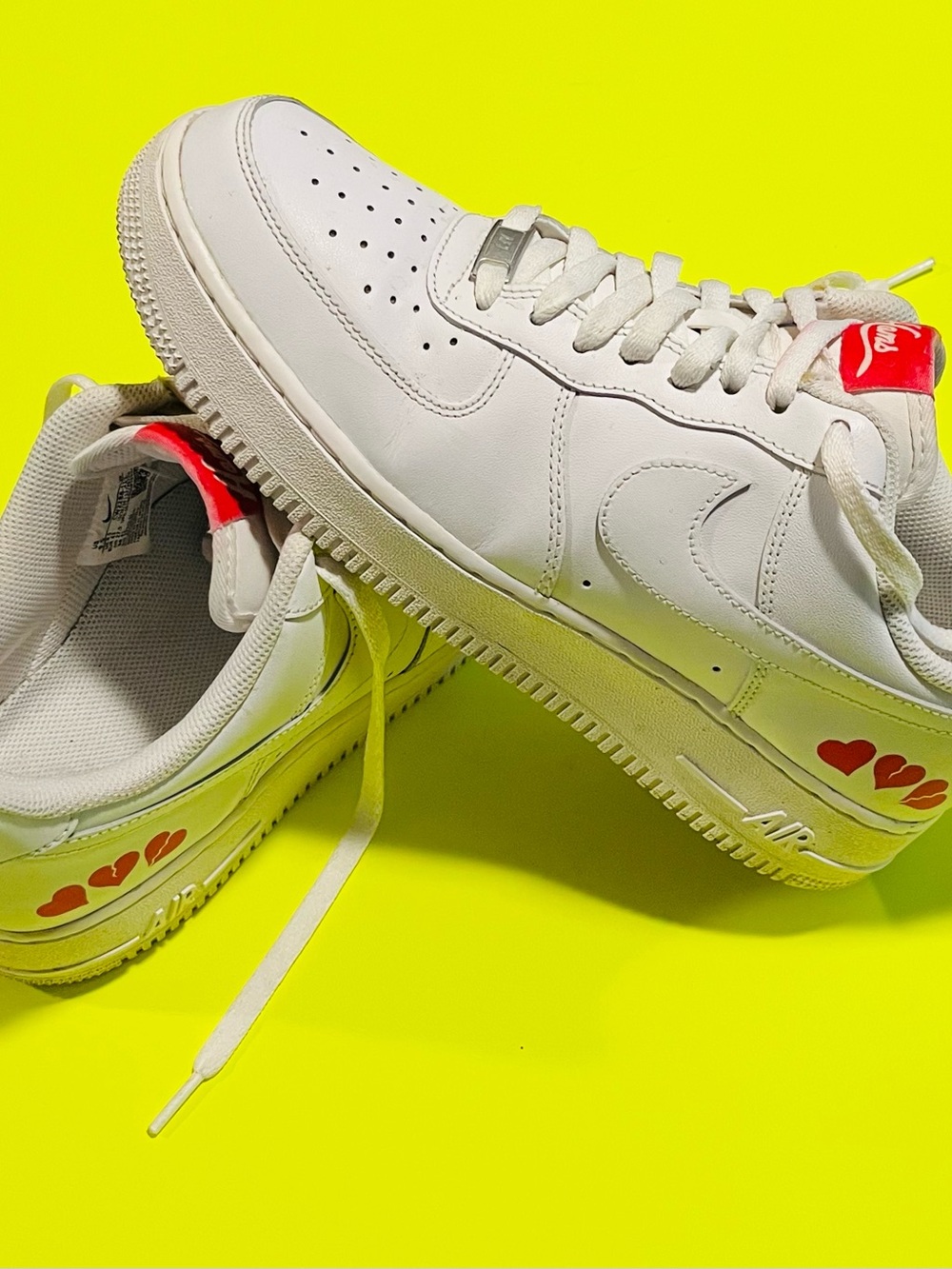 Nike Men’s Air Force 1 ’07 Low Triple White Valentine’s Day Sneakers Size 9.5